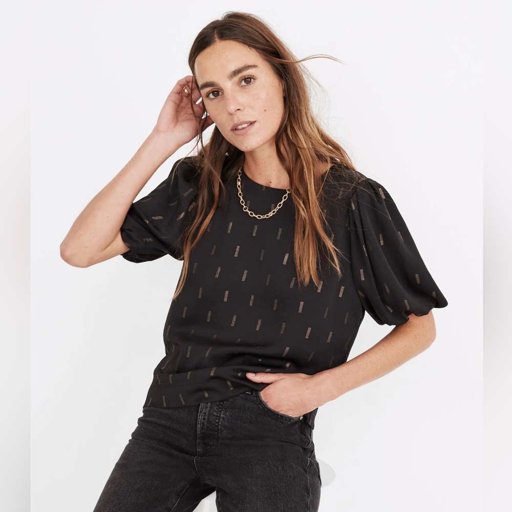 Z🐞Madewell Black and Gold Puff Sleeve top size XL